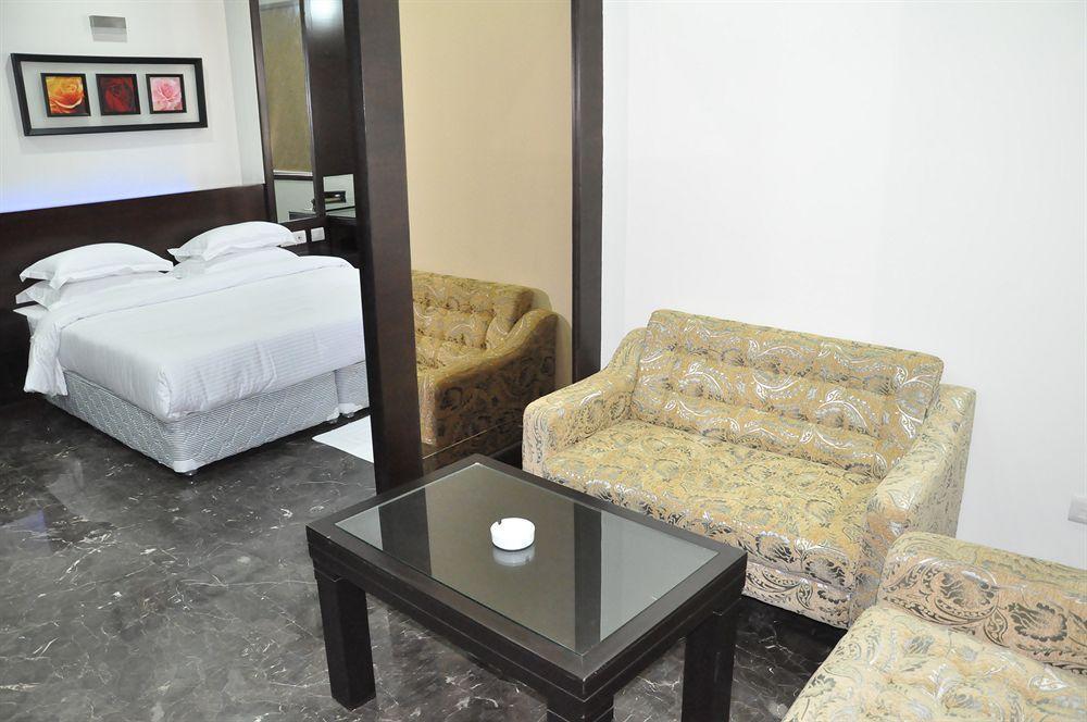 Hotel Metropolitan Delhi  Exterior photo