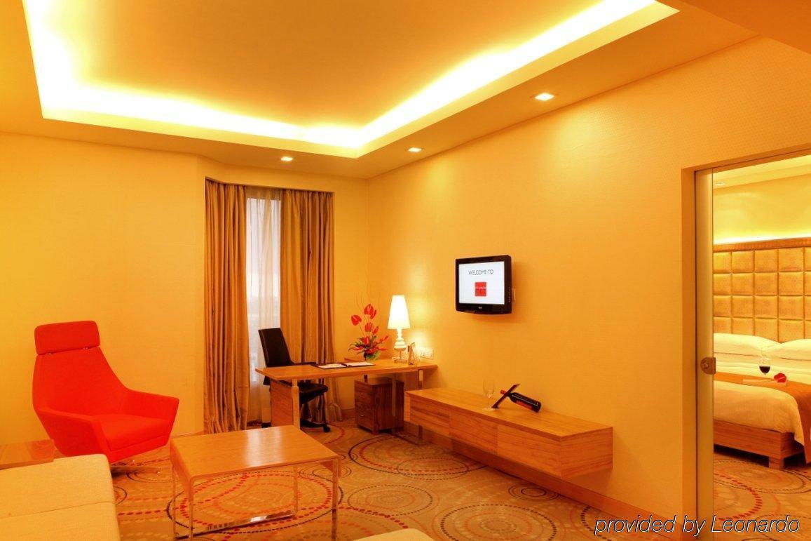Hotel Metropolitan Delhi  Exterior photo